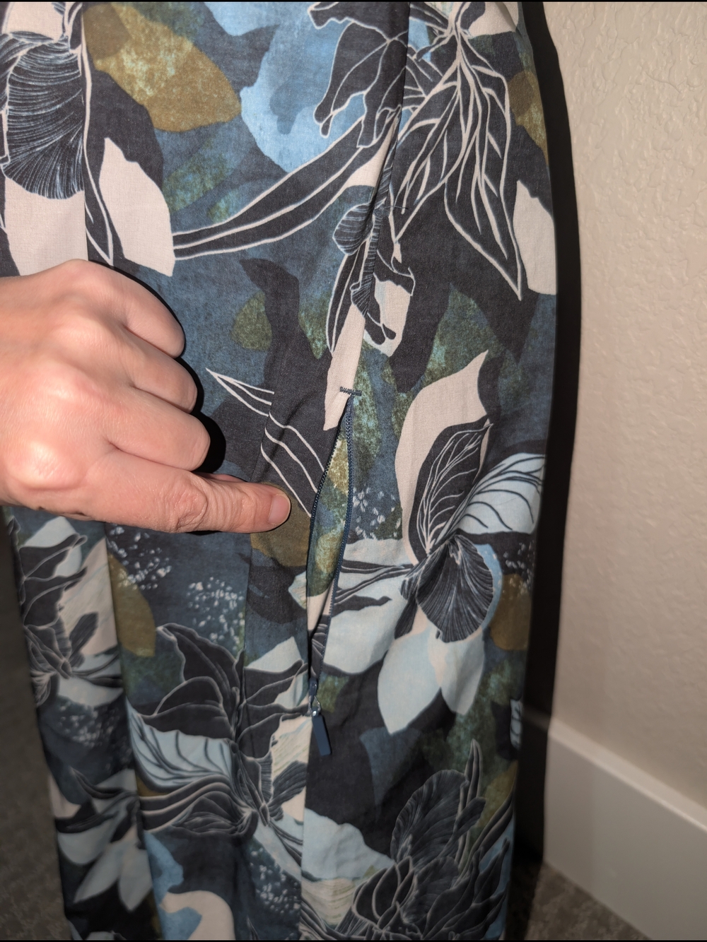 Athleta Halter Dress Size 2 - Picture 5 of 11